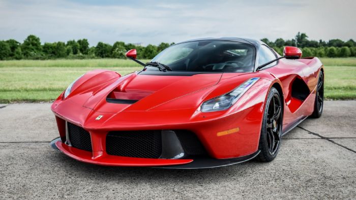 Τη LaFerrari Spider λέγεται ότι έχουν δει τα μάτια, πολύ λίγων και εκλεκτών πελατών της ιταλικής φίρμας, ενώ ο CEO της Ferrari έχει δηλώσει πως βρίσκεται σε στάδιο ανάπτυξης.